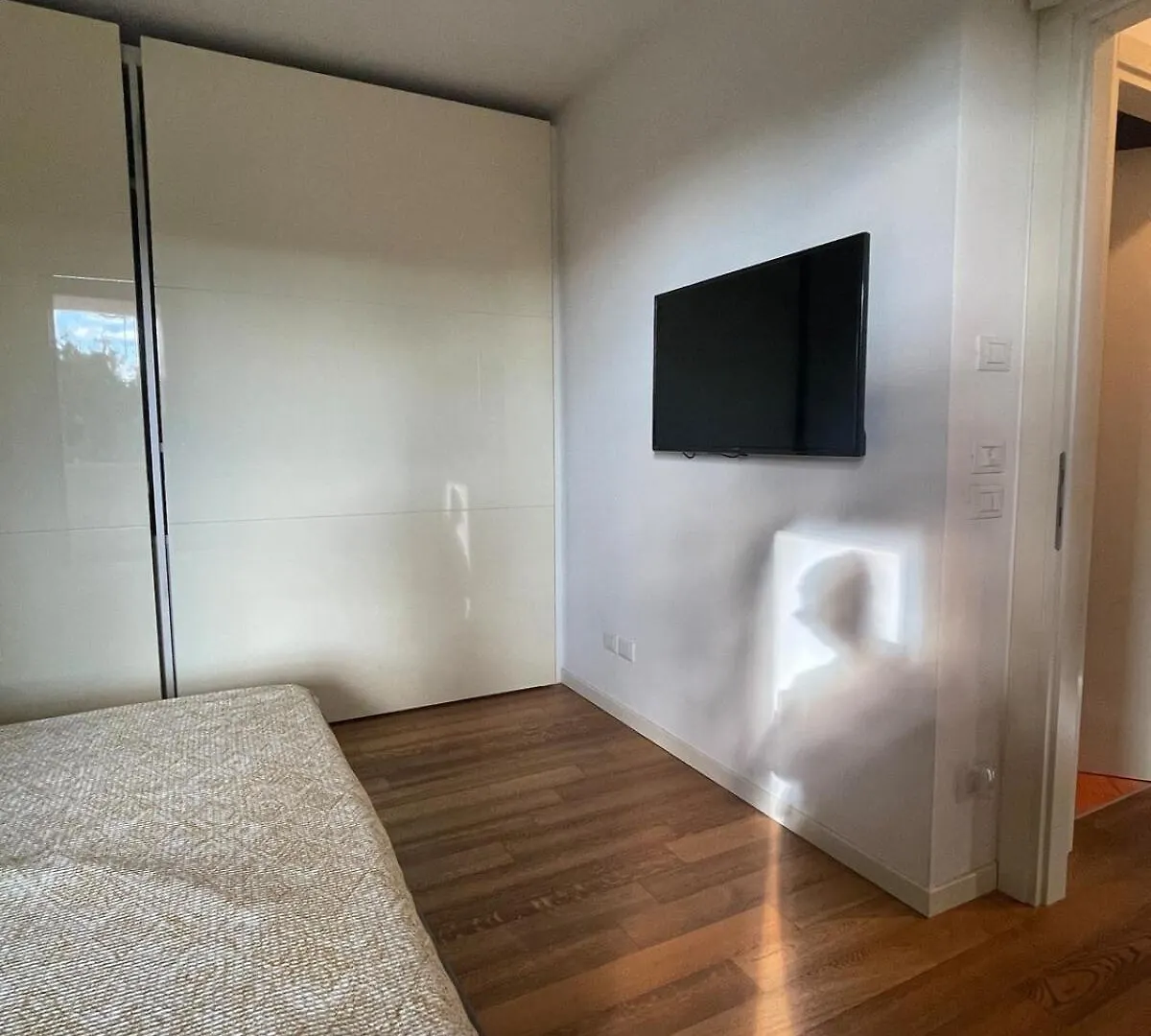 Lo Zodiaco Cozy Apartment In Одерцо Италия